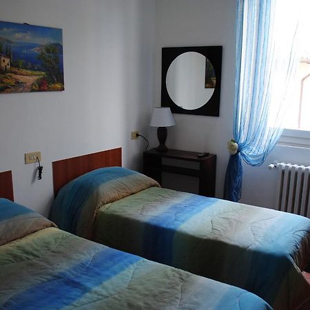 Hotel La Torretta Foligno Buitenkant foto