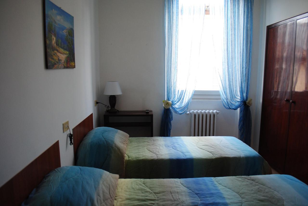 Hotel La Torretta Foligno Buitenkant foto