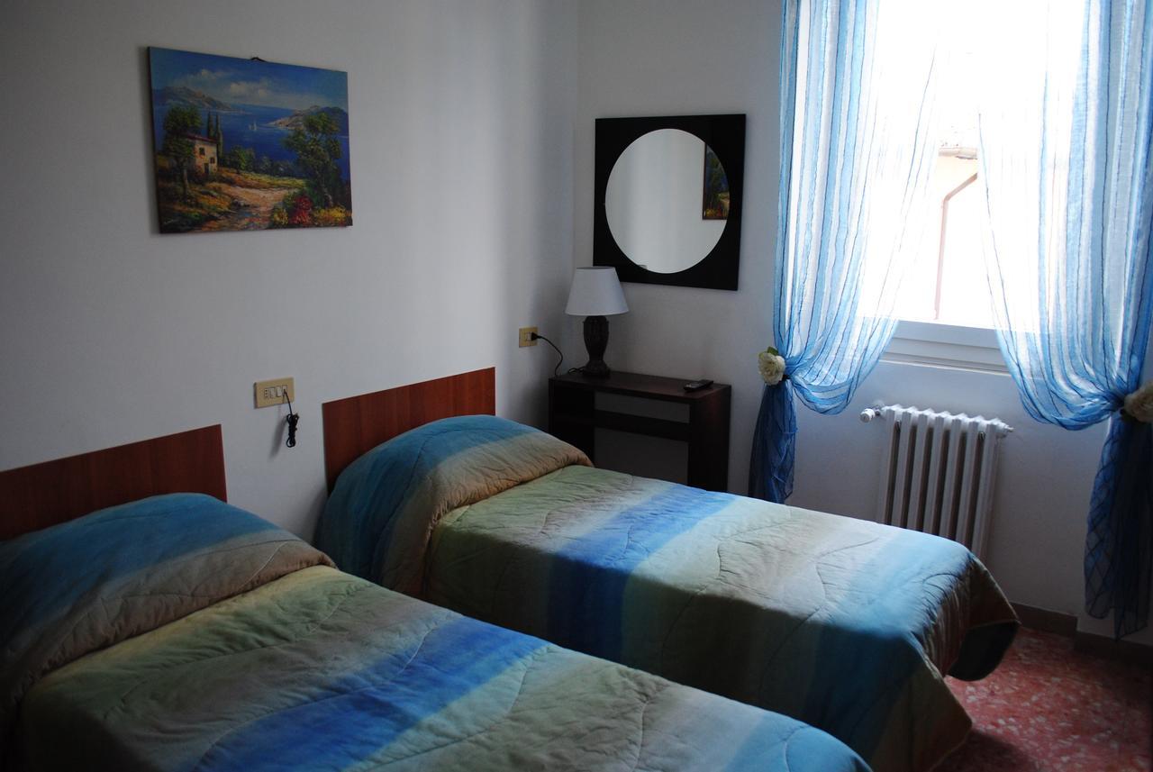 Hotel La Torretta Foligno Buitenkant foto